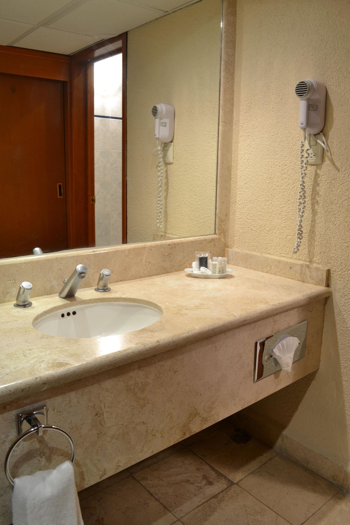 La Posada Hotel Y Suites San Luis Potosí Zewnętrze zdjęcie