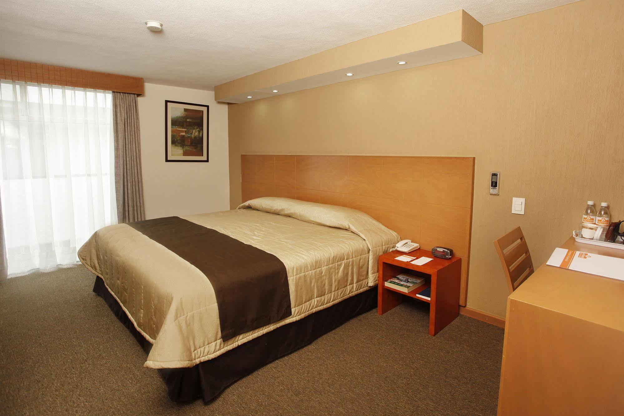 La Posada Hotel Y Suites San Luis Potosí Zewnętrze zdjęcie
