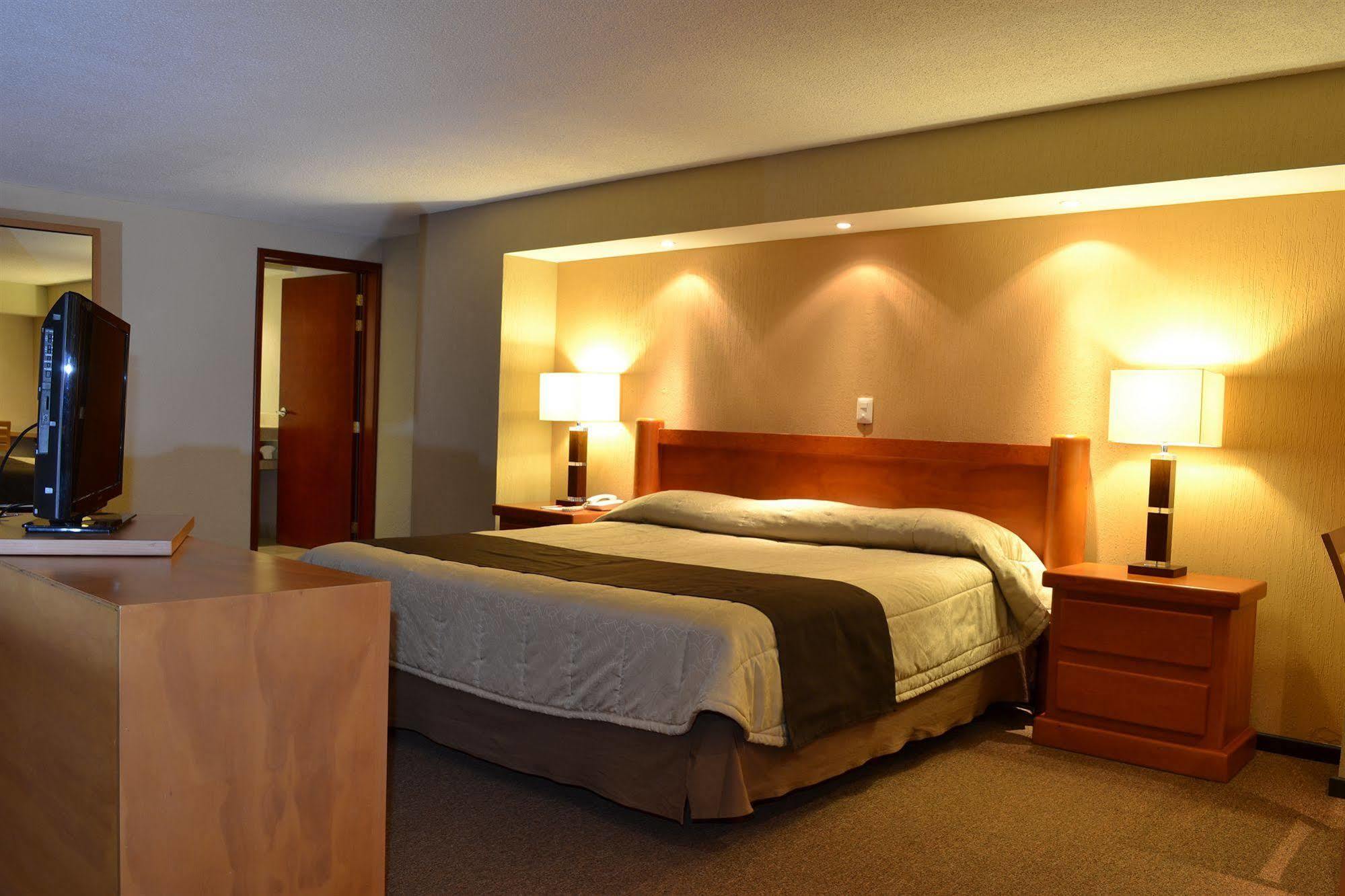 La Posada Hotel Y Suites San Luis Potosí Zewnętrze zdjęcie