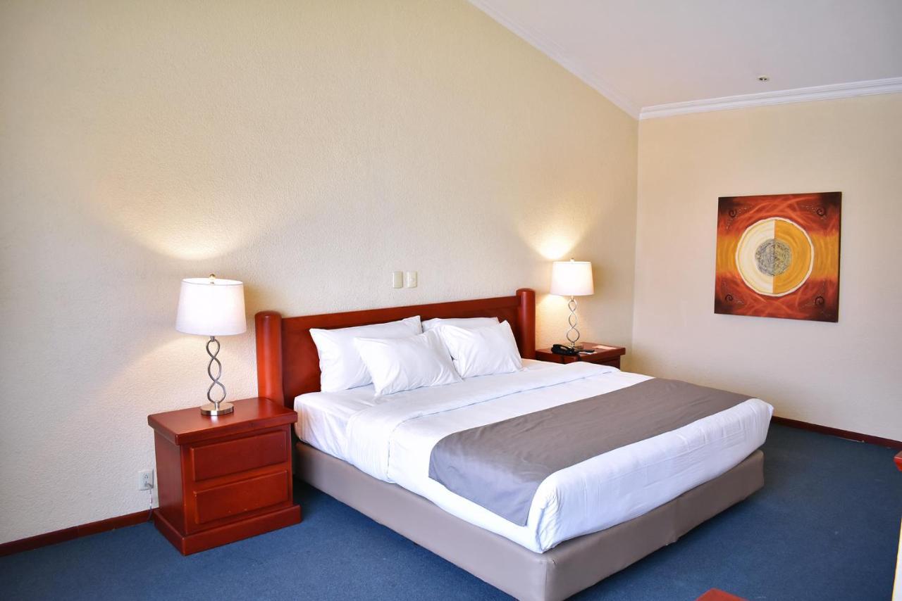 La Posada Hotel Y Suites San Luis Potosí Zewnętrze zdjęcie